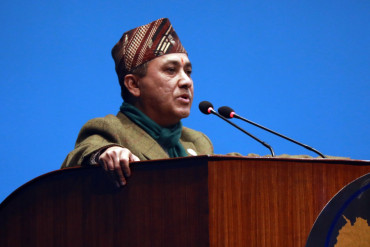 विश्वप्रकाशको आरोपः ओलीले प्रधानमन्त्री प्रचण्डलाई पिँजडामा राख्न खोजे